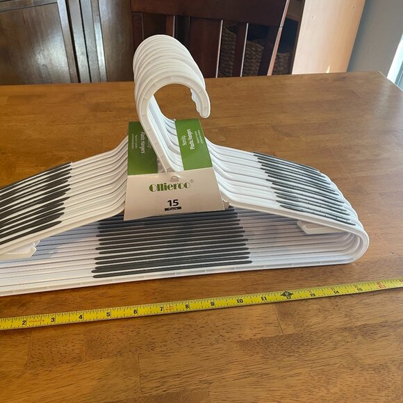 15-pack bendable plastic, lightweight hangers with non-slip grips - Picture 6 of 12